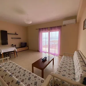 L.t. 5th Street Apartment